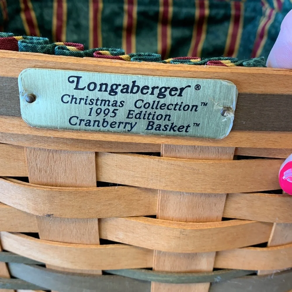 Longaberger 1995 Edition Christmas Collection Cranberry Basket with liner.